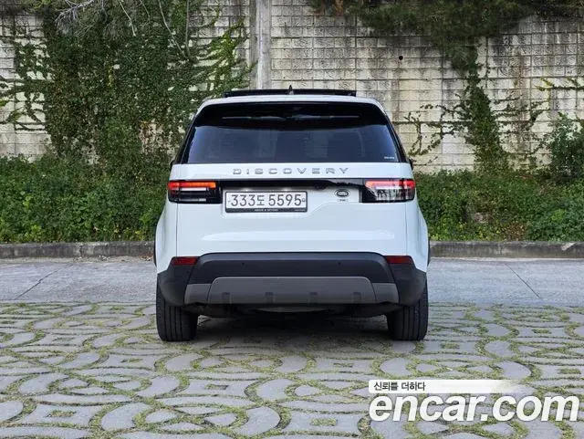 Land Rover Discovery 5 2019 — ფოტო 12/20