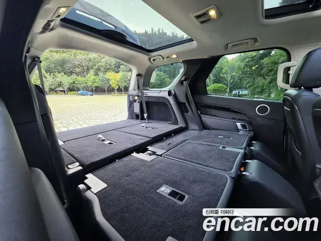 Land Rover Discovery 5 2019 — ფოტო 13/20