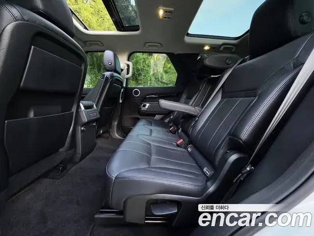 Land Rover Discovery 5 2019 — ფოტო 9/20