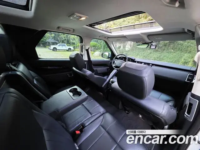 Land Rover Discovery 5 2019 — ფოტო 10/20