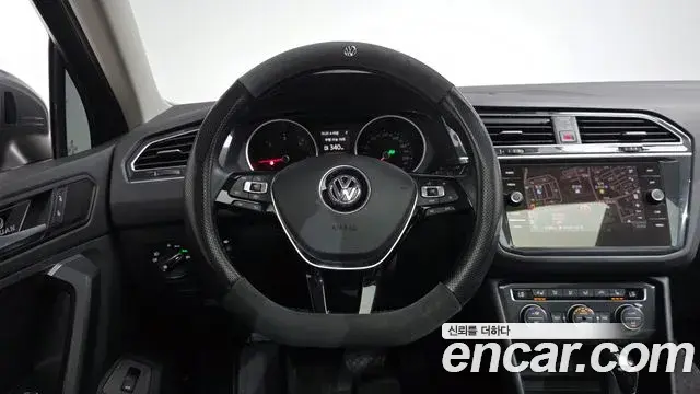 Volkswagen Tiguan 2020 — Фото 12/20