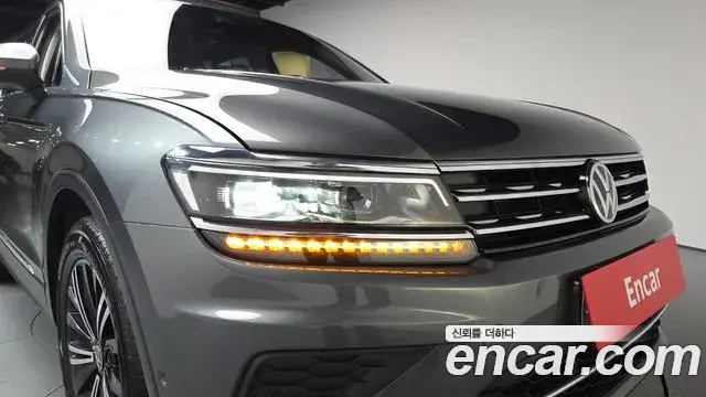 Volkswagen Tiguan 2020 — Photo 32/36