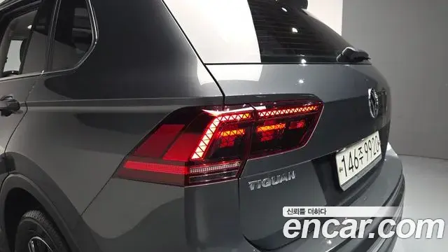 Volkswagen Tiguan 2020 — Photo 1/36