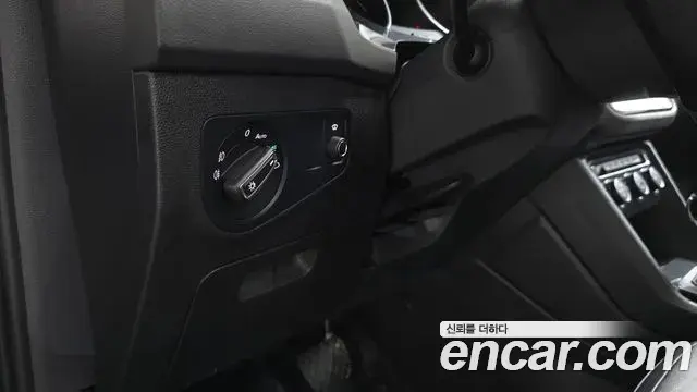 Volkswagen Tiguan 2020 — Photo 28/36