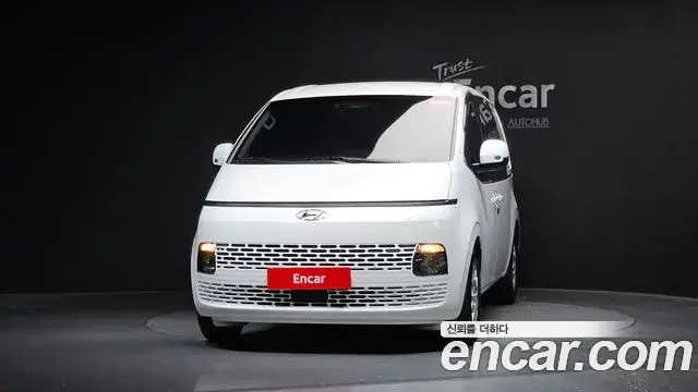 Hyundai Staria 2022 — Фото 3/20