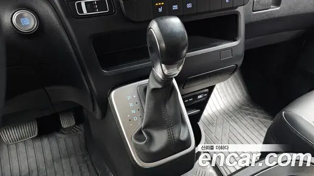 Hyundai Staria 2022 — Фото 9/20