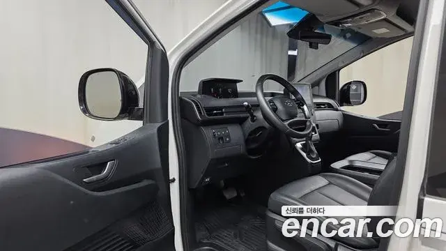 Hyundai Staria 2022 — Фото 10/20