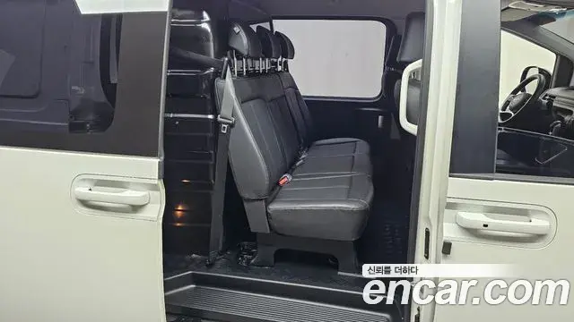 Hyundai Staria 2022 — Фото 11/20