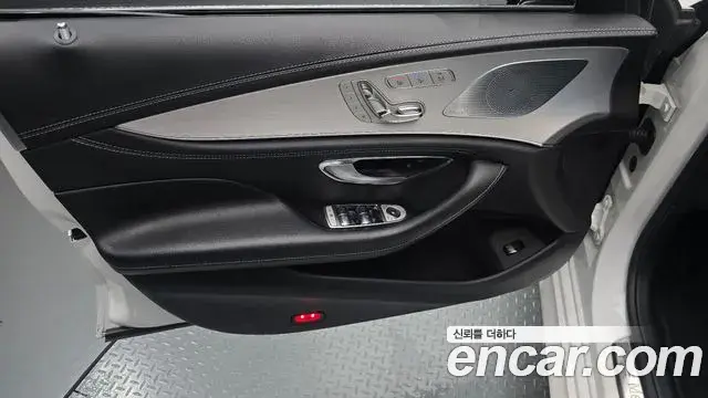 Mercedes-Benz CLS-Class 2019 — Photo 27/35