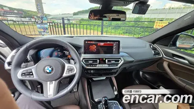 BMW X4 2025 — Фото 8/11