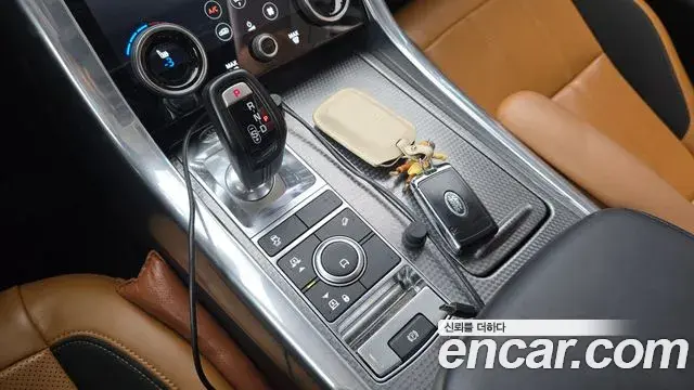 Land Rover Range Rover Sport 2019 — Photo 19/20