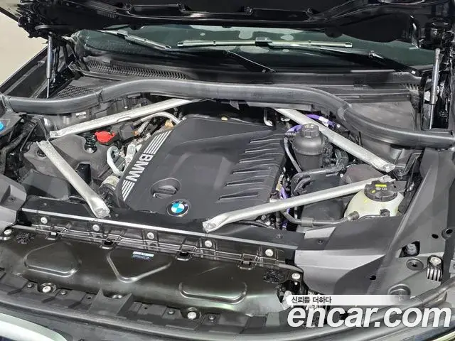 BMW X7 2023 — Photo 13/18