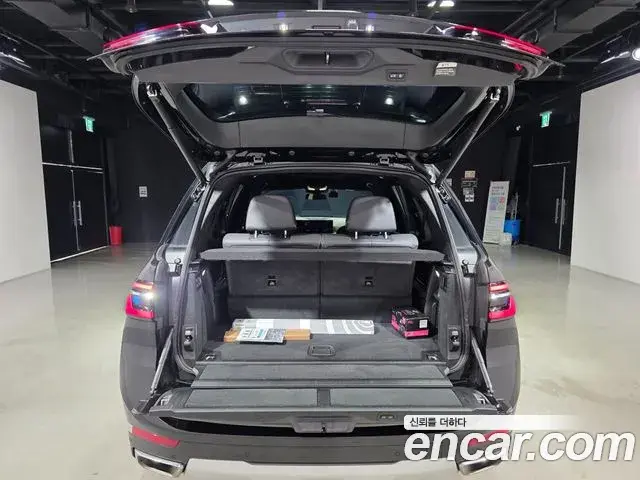 BMW X7 2023 — Photo 3/18