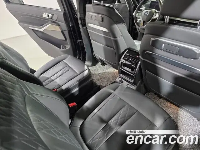 BMW X7 2023 — Photo 14/18