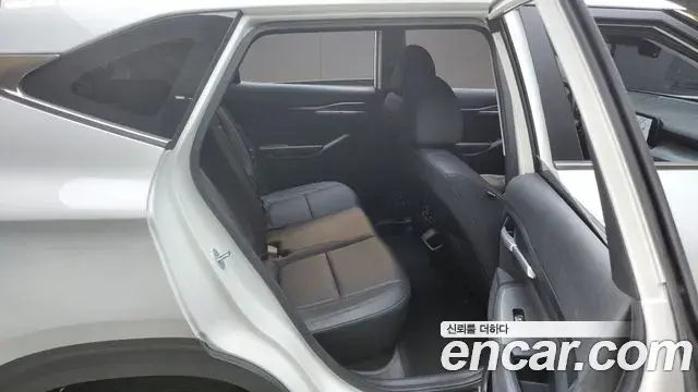 Kia Seltos 2023 — Şəkil 19/30