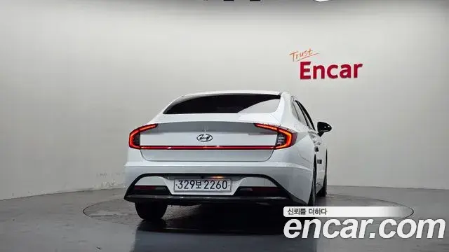 Hyundai Sonata 2022 — Фото 4/20