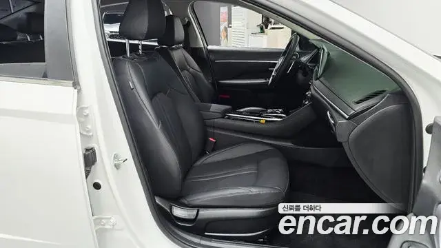 Hyundai Sonata Hybrid 2022 — Şəkil 21/31