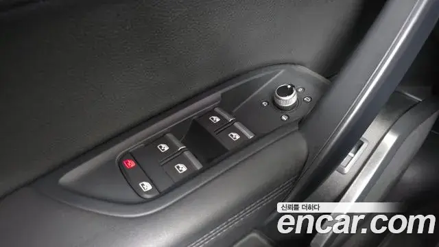 Audi Q5 2020 — Şəkil 16/33