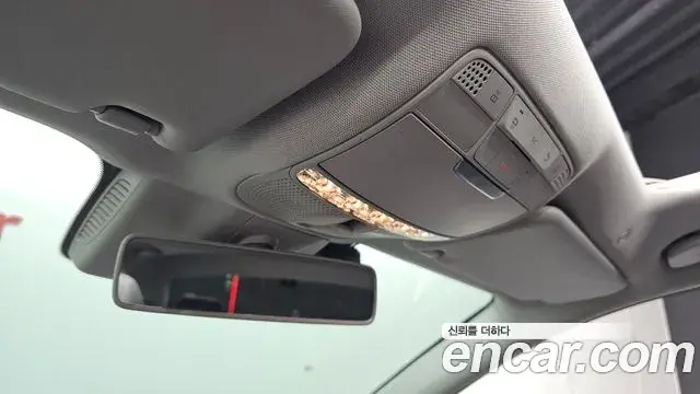 Mercedes-Benz E-Class 2018 — Photo 17/20