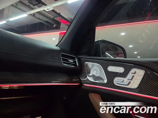 Mercedes-Benz GLE-Class 2023 — Photo 19/20