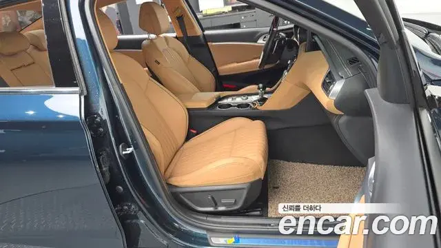 Genesis G70 2021 — ფოტო 23/32