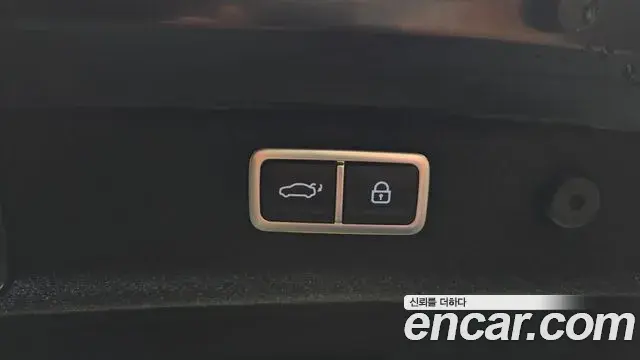 Genesis G70 2021 — ფოტო 30/32