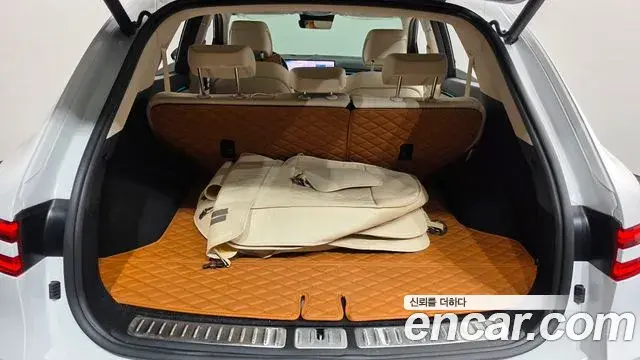 Genesis GV70 2025 — Photo 18/20