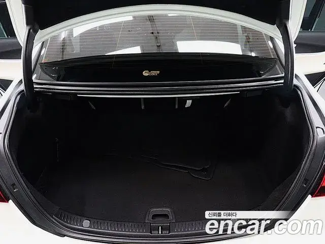 Mercedes-Benz E-Class 2023 — Фото 20/20