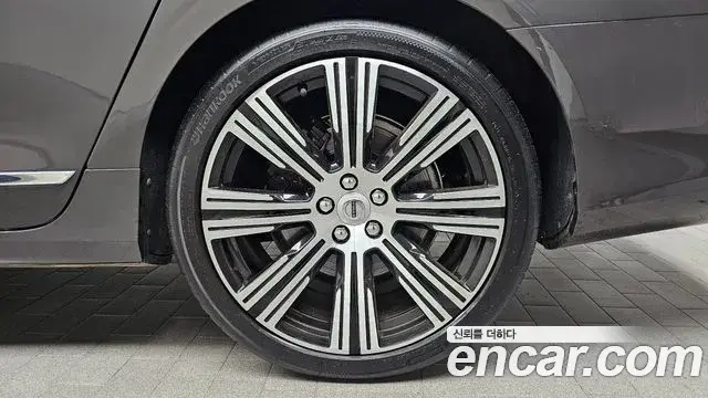 Volvo S90 2021 — Şəkil 15/33