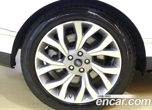 Land Rover Range Rover 2019 — Photo 11/20