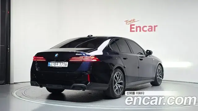 BMW 5 Series 2025 — ფოტო 1/36
