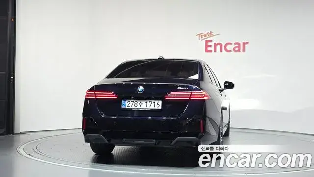 BMW 5 Series 2025 — ფოტო 18/36