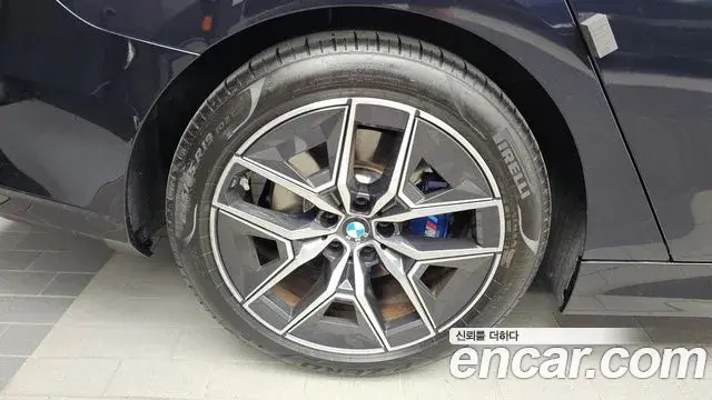 BMW 5 Series 2025 — ფოტო 7/36