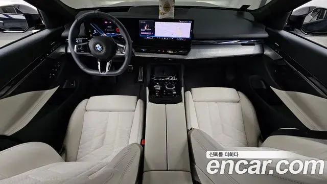 BMW 5 Series 2025 — ფოტო 31/36