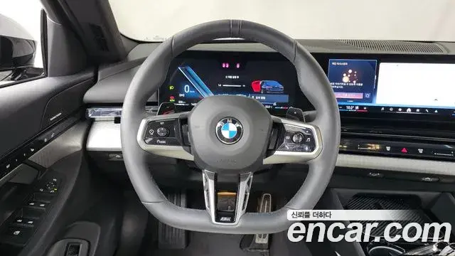 BMW 5 Series 2025 — ფოტო 34/36