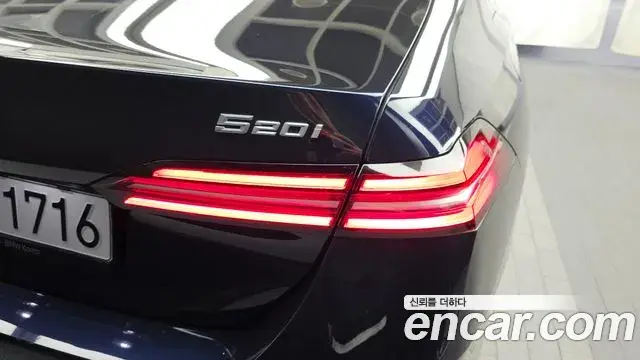 BMW 5 Series 2025 — ფოტო 27/36