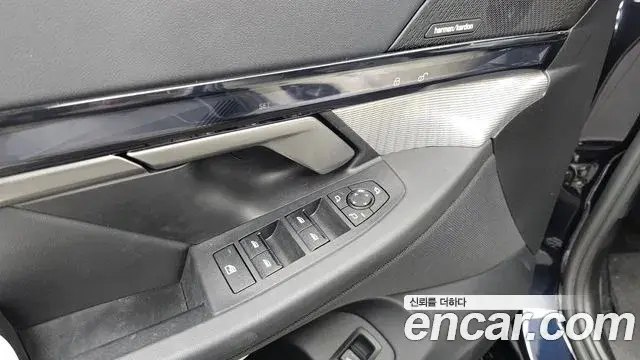 BMW 5 Series 2025 — ფოტო 10/36