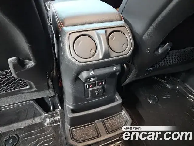 Jeep Wrangler 2024 — Photo 18/19