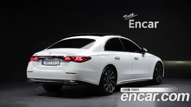 Mercedes-Benz E-Class 2025 — Şəkil 16/31