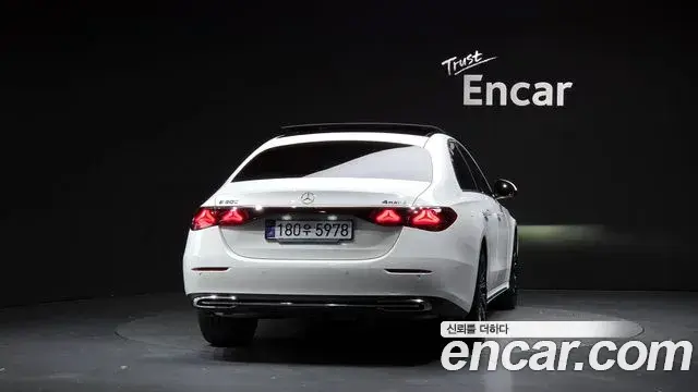 Mercedes-Benz E-Class 2025 — Şəkil 21/31