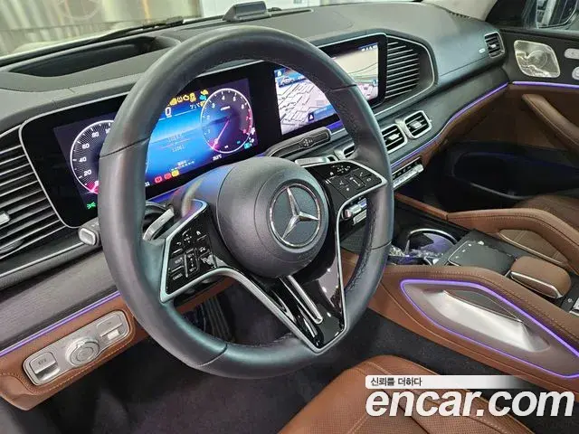 Mercedes-Benz GLE-Class 2025 — Photo 11/16