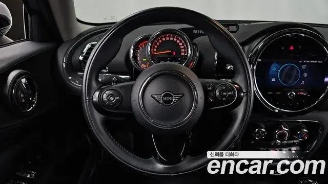 Mini Cooper D Clubman 2021 — Photo 30/33