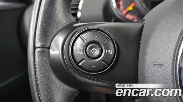 Mini Cooper D Clubman 2021 — Photo 29/33