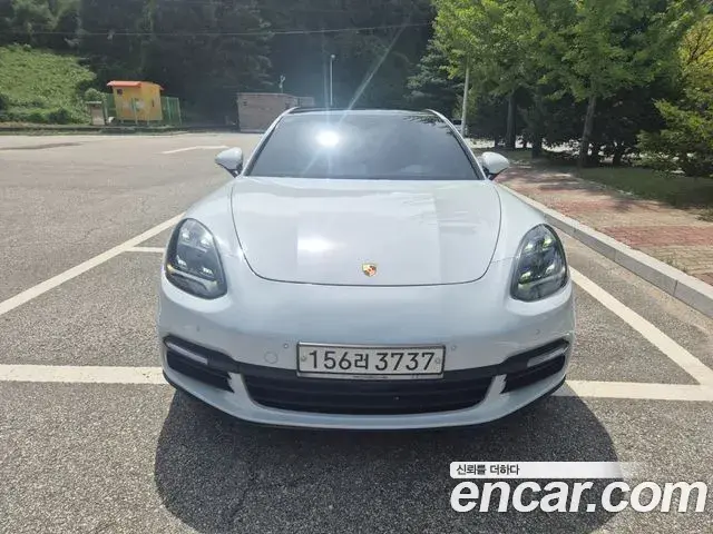 Porsche Panamera 2018 — ფოტო 3/15