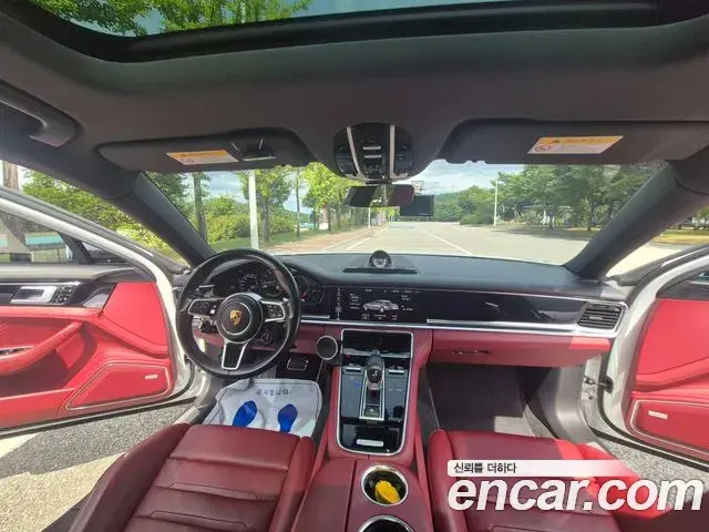 Porsche Panamera 2018 — ფოტო 5/15