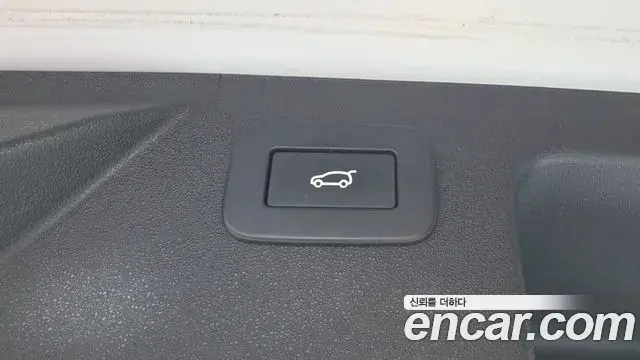 Land Rover Discovery Sport 2022 — ფოტო 19/37
