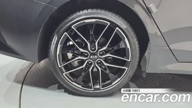 Kia K5 2020 — ფოტო 25/30