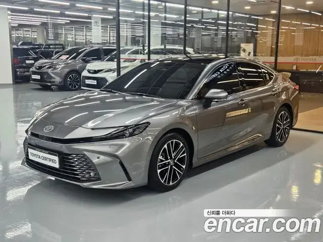 Toyota Camry 2025 — Şəkil 2/19