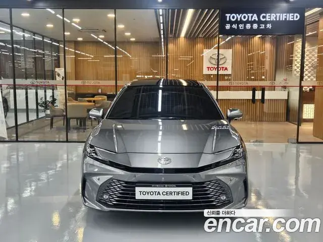 Toyota Camry 2025 — Şəkil 9/19