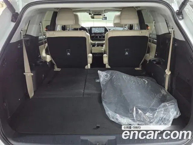 Toyota Highlander 2024 — ფოტო 19/20